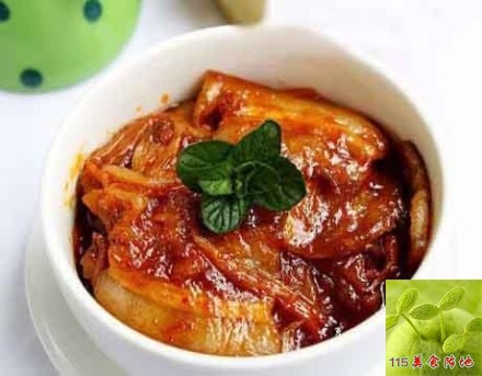 韩式泡菜肉片的做法{图片}菜系分类:韩国料理。