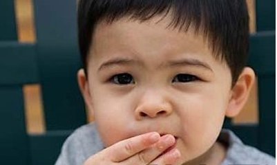 儿童患过敏性鼻炎会出现哪些症状